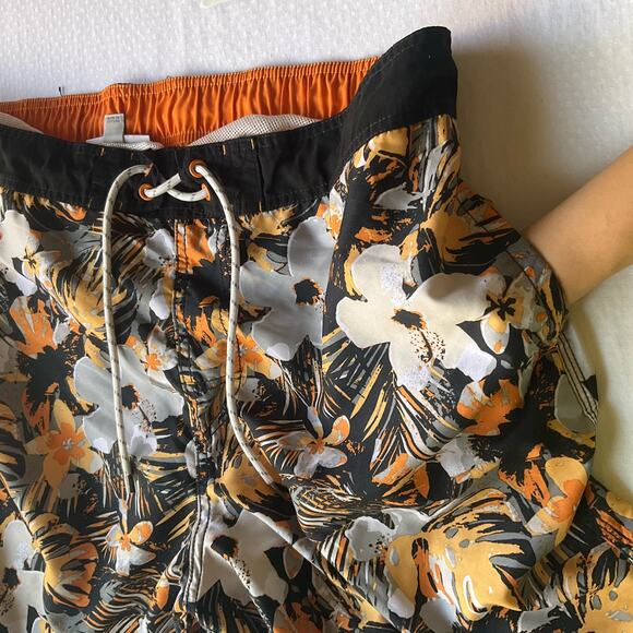 Good Fellow & Co. Mens Swimming Trunks size XL, Black & Orange, Tropical Floral - Picture 7 of 9